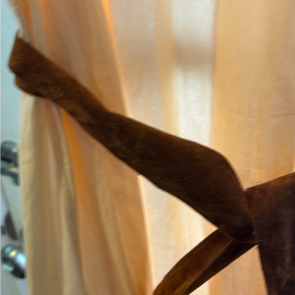 Italian Chic Peach Cotton Midi Dress with Brown Suede Belt
Like Anthropologie - Picture 7 of 11